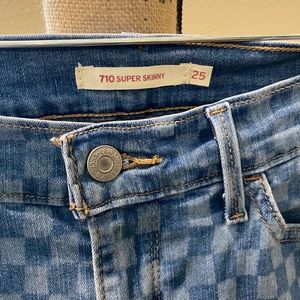 Levi’s 710 super skinny